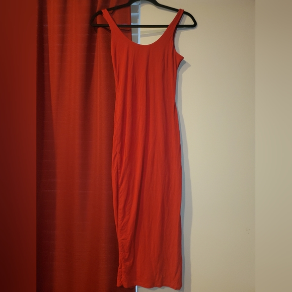 Your classic red dress - Picture 2 of 9